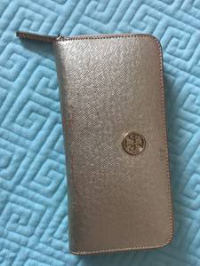 tb钱包正品怎么鉴定真伪的呢,tb钱包正品怎么鉴定真伪的呢知乎